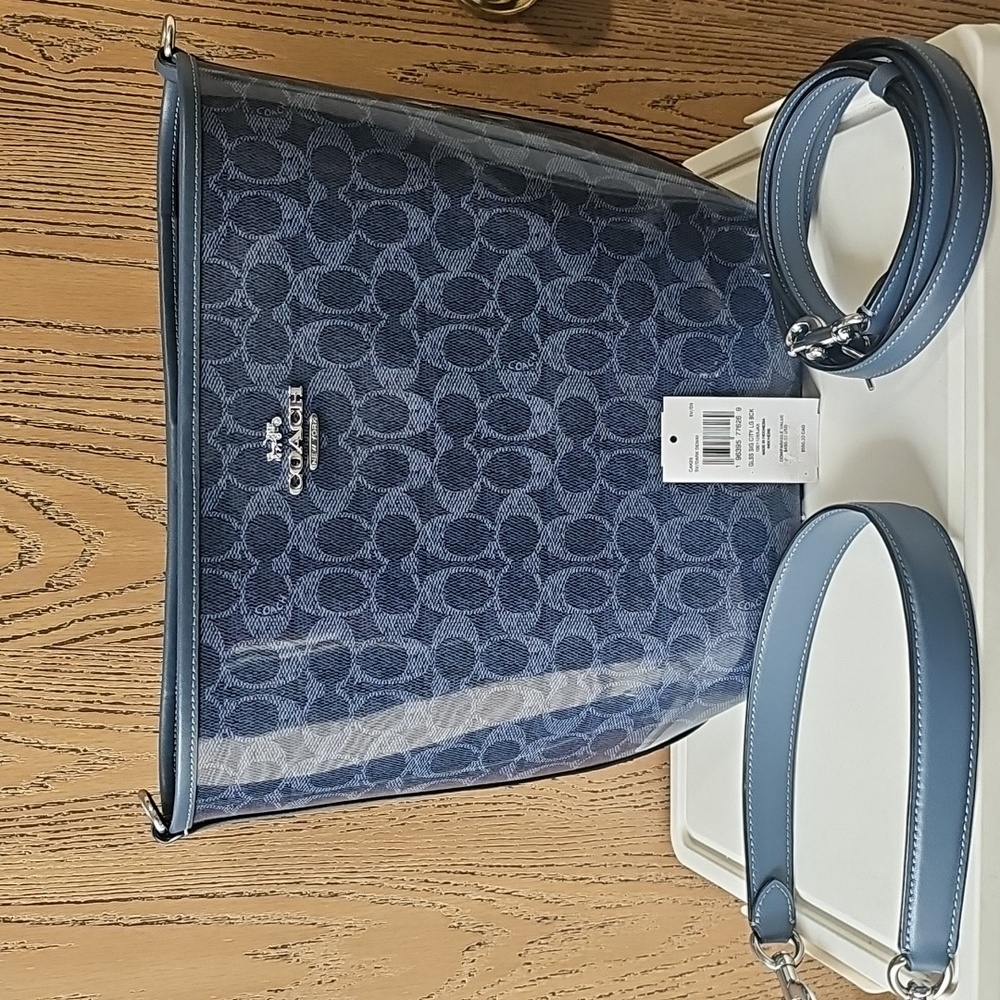 WEEKEND SALE...Coach Sig Canvas Large City Bucket Bag - Gl SV/Dark Denim CAK29